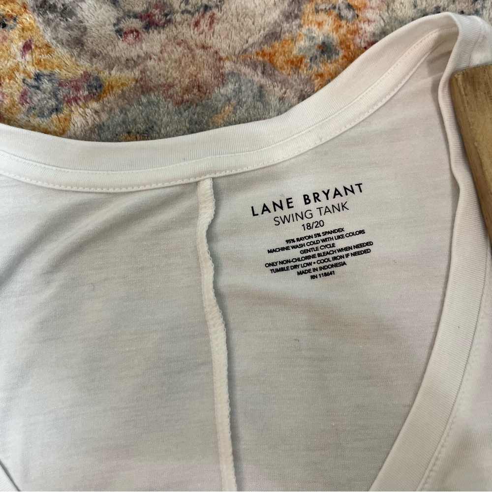 Lane Bryant White V-Neck Sleeveless Tank Size 18/20 Swing tank like 🆕 - Picture 5 of 6
